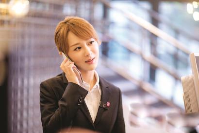 Yang Zi: The Cost of Adapting to the Aesthetic Standards of the Adult World
