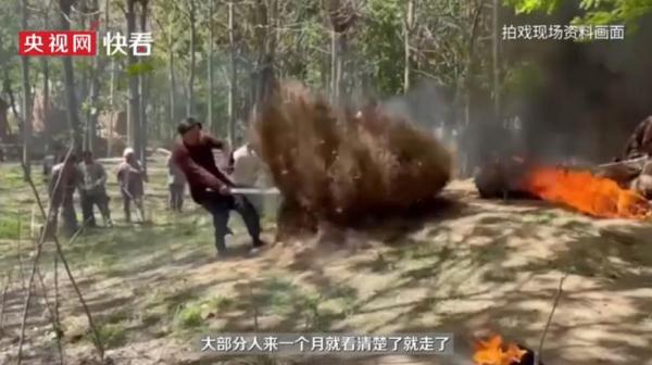 After earning 108 yuan a day and working as an extra actor for a year, he decided to leave Hengdian.