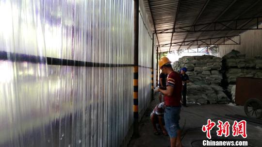 Four cadres of the Central Inspector Group stationed in Guangxi were asked to stop production and rectify leading enterprises.